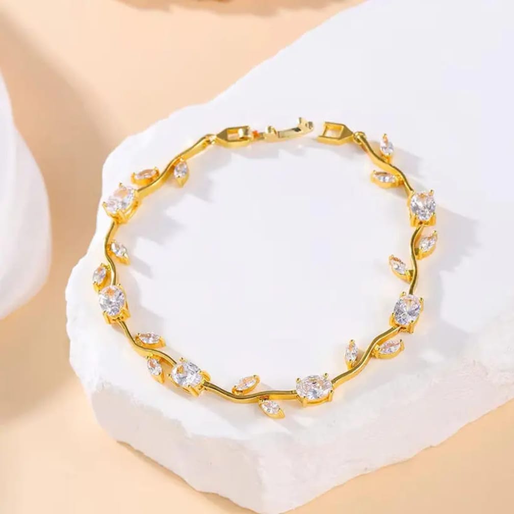 Tulip Bracelet - Premium Stainless Steel Elegant Women's Bracelet, Golden Red